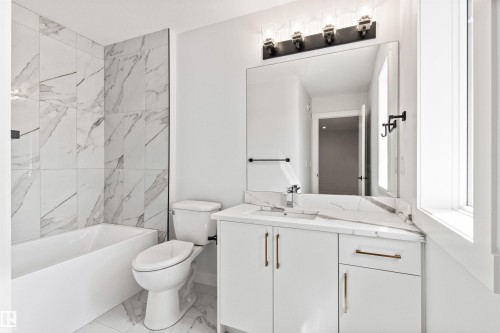 5002 53 Ave, Calmar, AB - Indoor Photo Showing Bathroom