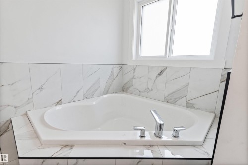 5002 53 Ave, Calmar, AB - Indoor Photo Showing Bathroom