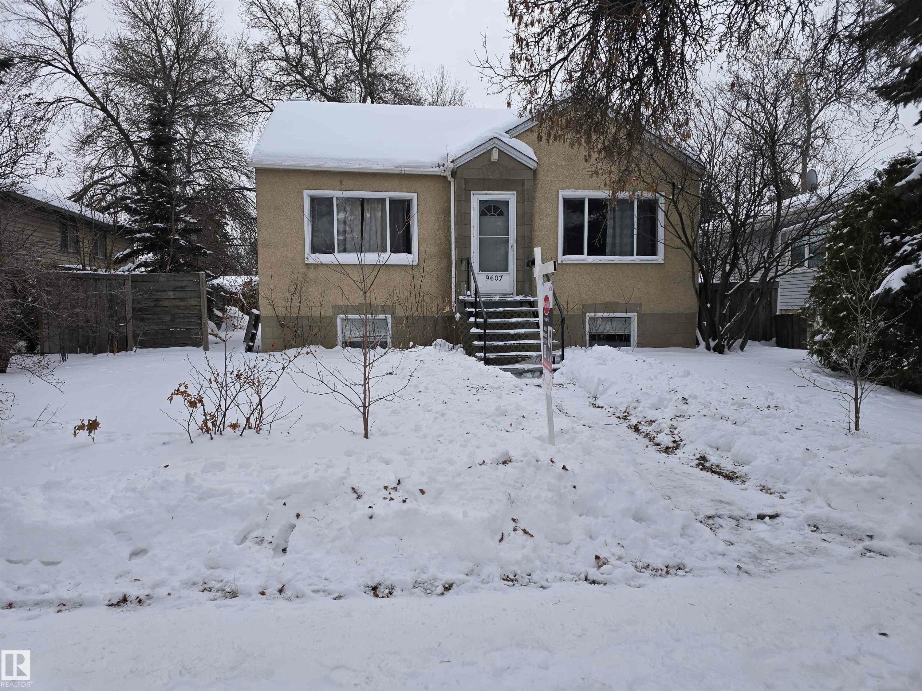 9607 72 Avenue, Edmonton, AB