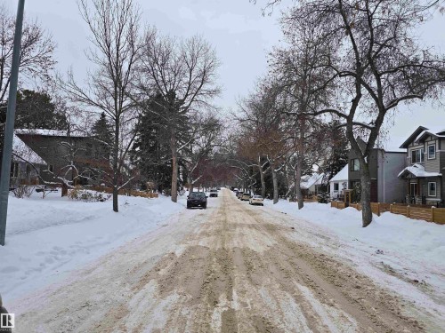 9607 72 Avenue, Edmonton, AB 