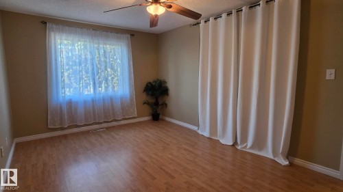 117 Londonderry Square Square, Edmonton, AB - Indoor Photo Showing Other Room
