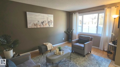 117 Londonderry Square Square, Edmonton, AB - Indoor Photo Showing Other Room