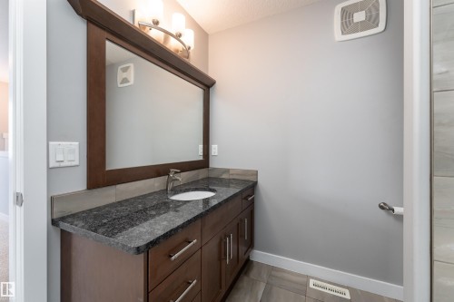 75 Richmond Link, Fort Saskatchewan, AB - Indoor Photo Showing Bathroom