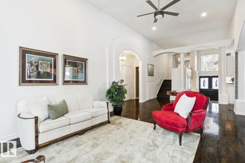 22 Prestige Point(E), Edmonton, AB - Indoor Photo Showing Living Room