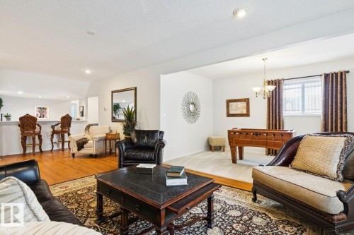 22 Prestige Point(E), Edmonton, AB - Indoor Photo Showing Living Room