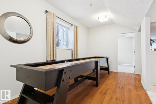 22 Prestige Point(E), Edmonton, AB - Indoor Photo Showing Other Room