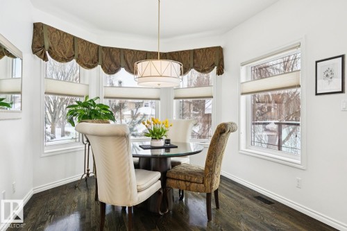 22 Prestige Point(E), Edmonton, AB - Indoor Photo Showing Dining Room