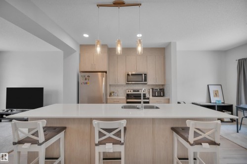141 804 Welsh Drive, Edmonton, AB - Indoor Photo Showing Kitchen With Upgraded Kitchen