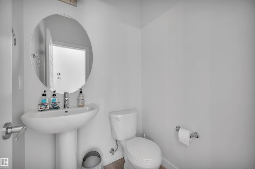 141 804 Welsh Drive, Edmonton, AB - Indoor Photo Showing Bathroom