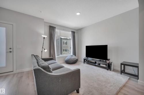 141 804 Welsh Drive, Edmonton, AB - Indoor