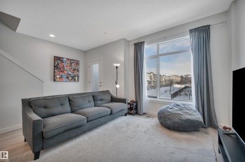 141 804 Welsh Drive, Edmonton, AB - Indoor Photo Showing Living Room