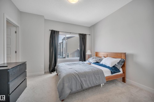 141 804 Welsh Drive, Edmonton, AB - Indoor Photo Showing Bedroom