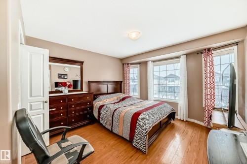 113 Keystone Lane, Leduc, AB - Indoor Photo Showing Bedroom