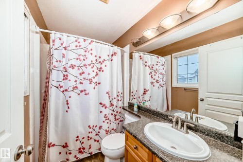 113 Keystone Lane, Leduc, AB - Indoor Photo Showing Bathroom