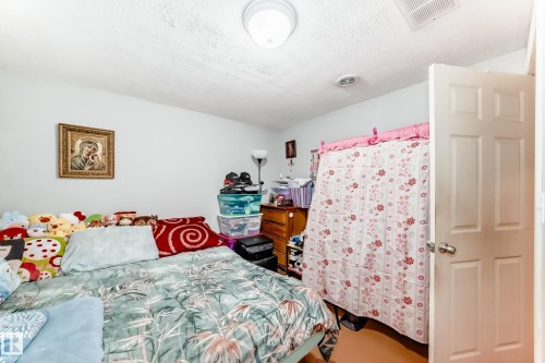 113 Keystone Lane, Leduc, AB - Indoor Photo Showing Bedroom