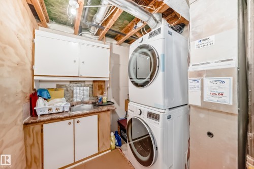 113 Keystone Lane, Leduc, AB - Indoor Photo Showing Laundry Room