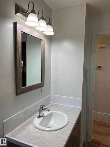 4508 44 Avenue, Stony Plain, AB - Indoor Photo Showing Bathroom