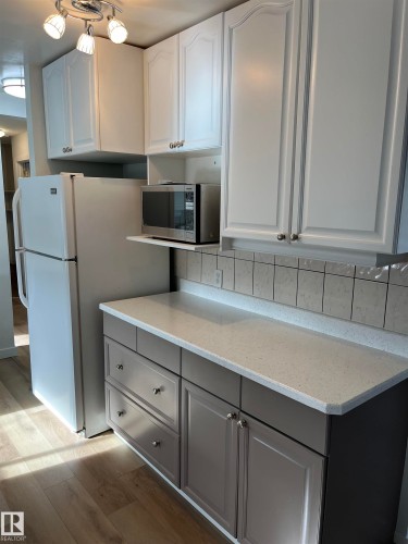 4508 44 Avenue, Stony Plain, AB - Indoor Photo Showing Kitchen