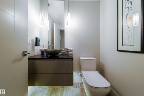 622 Howatt Drive, Edmonton, AB - Indoor Photo Showing Bathroom