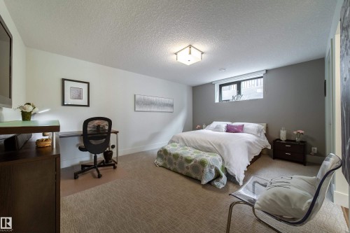 622 Howatt Drive, Edmonton, AB - Indoor Photo Showing Bedroom