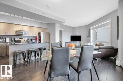 2107 10226 104 Street, Edmonton, AB - Indoor