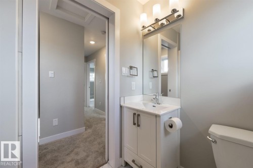 7940/7942 82 Avenue, Edmonton, AB - Indoor Photo Showing Bathroom