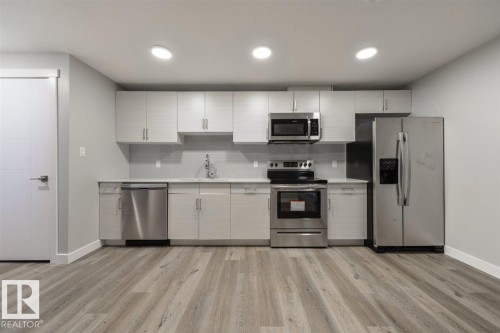 7940/7942 82 Avenue, Edmonton, AB - Indoor Photo Showing Kitchen