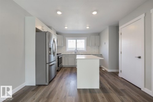 7940/7942 82 Avenue, Edmonton, AB - Indoor Photo Showing Kitchen