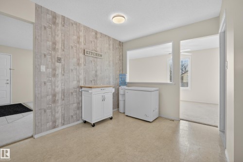 1004 61 Street, Edmonton, AB - Indoor Photo Showing Laundry Room