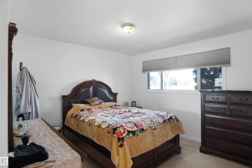 13007 93 Street, Edmonton, AB - Indoor Photo Showing Bedroom