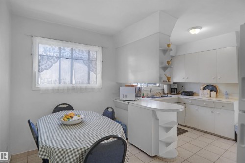 13007 93 Street, Edmonton, AB - Indoor Photo Showing Laundry Room