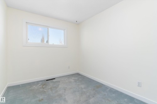 10951 35A Avenue, Edmonton, AB - Indoor Photo Showing Other Room