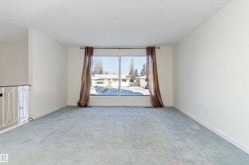 10951 35A Avenue, Edmonton, AB - Indoor Photo Showing Other Room