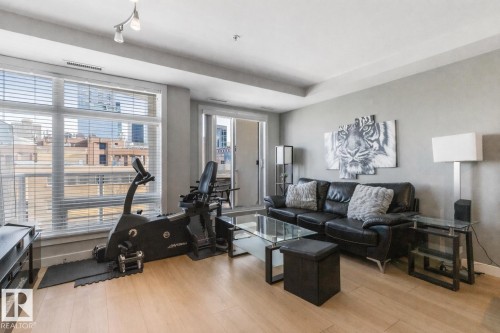 405 10388 105 Street, Edmonton, AB - Indoor Photo Showing Living Room
