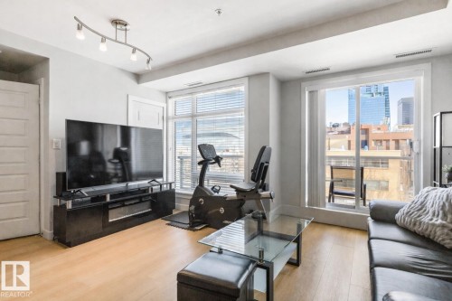 405 10388 105 Street, Edmonton, AB - Indoor Photo Showing Living Room