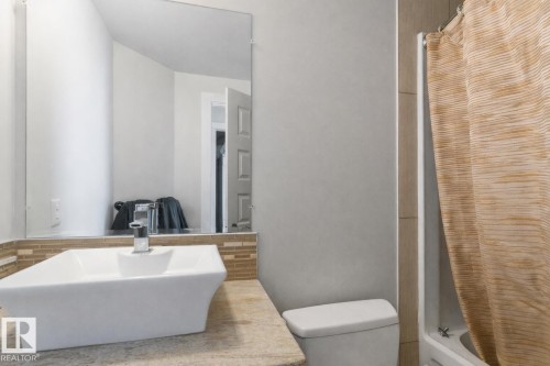 405 10388 105 Street, Edmonton, AB - Indoor Photo Showing Bathroom