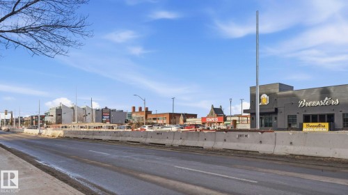 101 10346 117 Street, Edmonton, AB - Outdoor