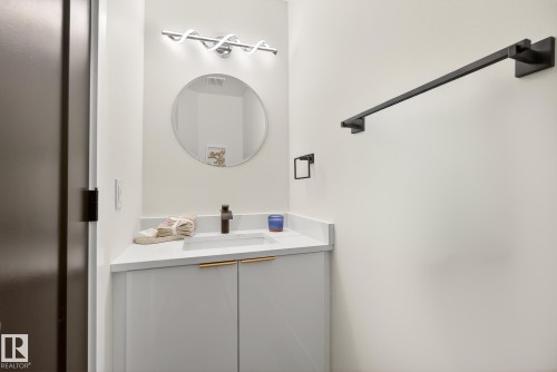 1 13833 30 Street, Edmonton, AB - Indoor Photo Showing Bathroom