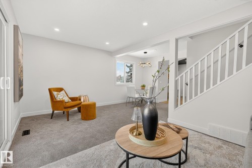 1 13833 30 Street, Edmonton, AB - Indoor Photo Showing Other Room