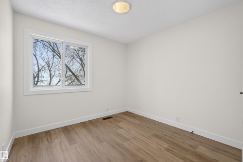 1 13833 30 Street, Edmonton, AB - Indoor Photo Showing Other Room