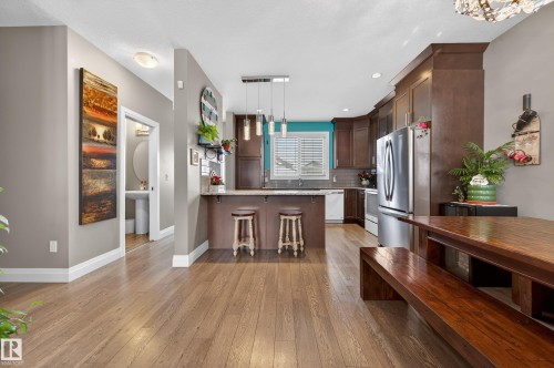 135 Gilmore Way, Spruce Grove, AB - Indoor Photo Showing Kitchen