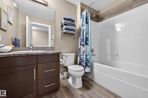 135 Gilmore Way, Spruce Grove, AB - Indoor Photo Showing Bathroom