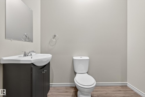 135 Gilmore Way, Spruce Grove, AB - Indoor Photo Showing Bathroom