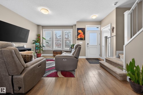 135 Gilmore Way, Spruce Grove, AB - Indoor Photo Showing Living Room