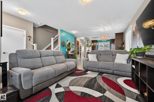 135 Gilmore Way, Spruce Grove, AB - Indoor Photo Showing Living Room