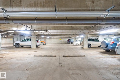 207 12028 103 Avenue, Edmonton, AB - Indoor Photo Showing Garage