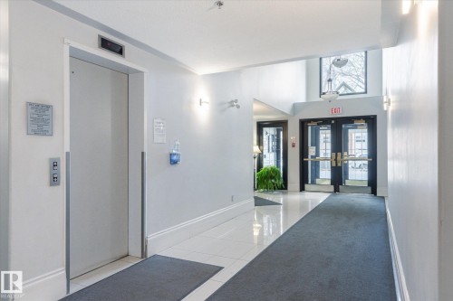 207 12028 103 Avenue, Edmonton, AB - Indoor Photo Showing Other Room