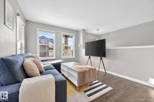 17 4029 Orchards Drive, Edmonton, AB - Indoor Photo Showing Living Room