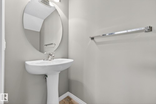 17 4029 Orchards Drive, Edmonton, AB - Indoor Photo Showing Bathroom
