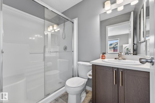 17 4029 Orchards Drive, Edmonton, AB - Indoor Photo Showing Bathroom